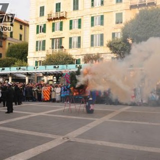 Confuoco: il fumo si allontana. Ha capito che aria tira?