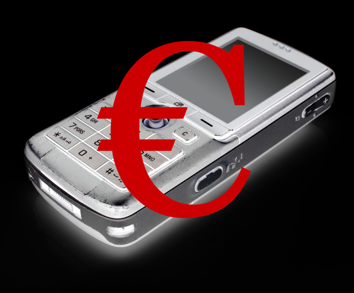 Cellulari : "Illegittima la tassa di concessione governativa", il Codacons alla carica per i rimborsi agli utenti