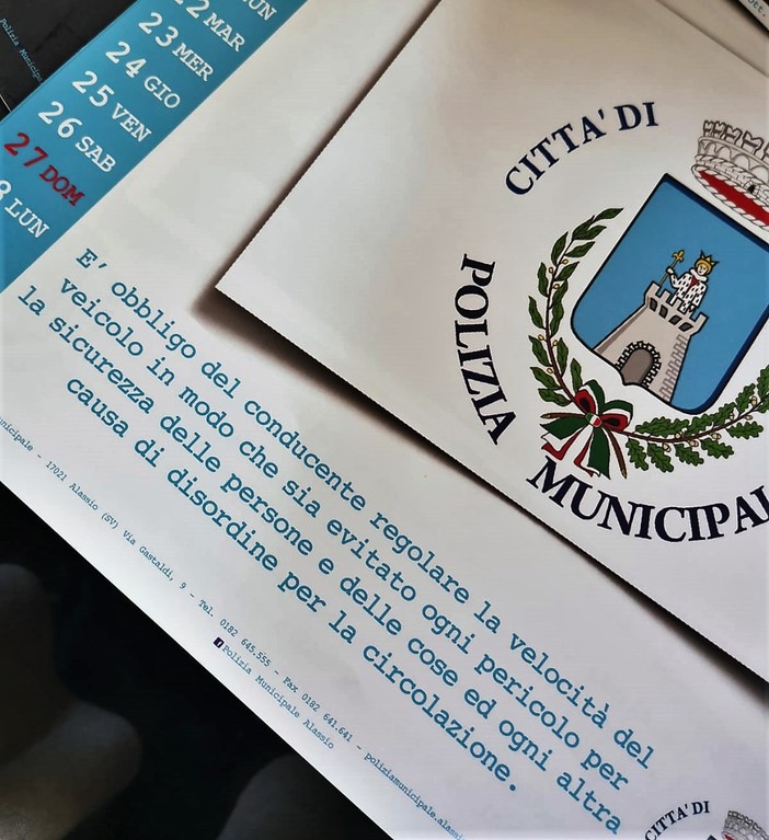 "Sulla Strada Giusta", il calendario 2022 della polizia municipale di Alassio