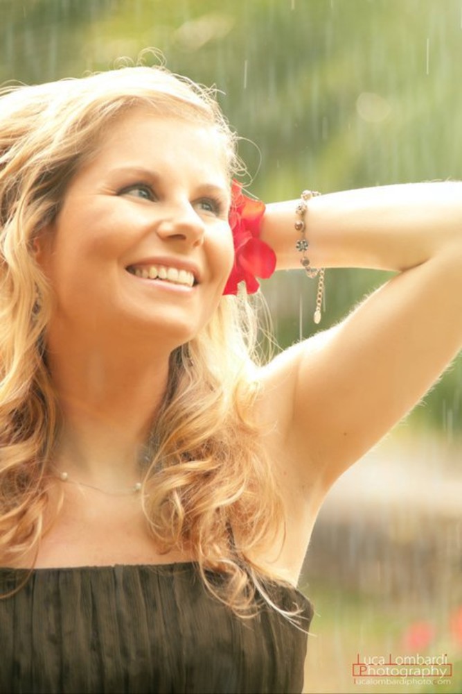 Chiara Ragnini in diretta su Raidue a Mezzogiorno in Famiglia per Andora Chiara Ragnini in diretta su Raidue a Mezzogiorno in Famiglia per Andora