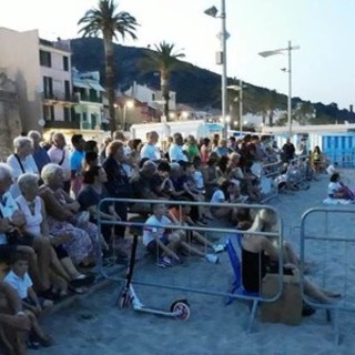 “Cinema sotto le stelle” a Ceriale: dal 7 luglio serate gratuite dedicate ai bambini e alle famiglie “Cinema sotto le stelle” a Ceriale: dal 7 luglio serate gratuite dedicate ai bambini e alle famiglie