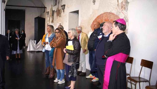 Moderno e antico s'incontrano nel Chiostro Francescano con la mostra &quot;Sfere&quot;