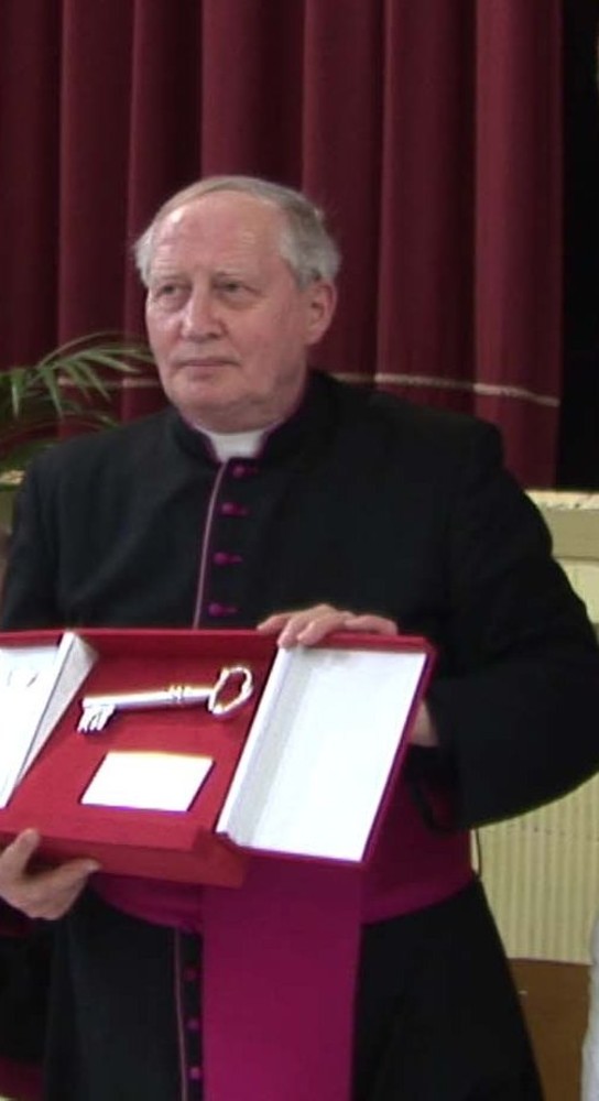 Alassio, intervista a Mons. De Canis: "Il parroco vuole riscattare il male con il bene"