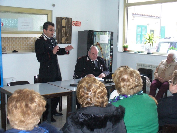 Albenga: come difendersi da truffe e raggiri, oggi un incontro con il comandante dei Carabinieri Colongo