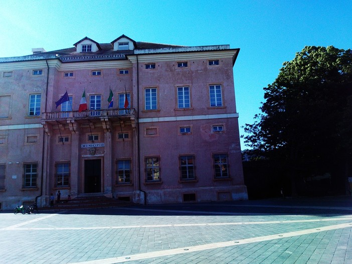 Loano, la minoranza: "Impossibile concordare con la maggioranza le date dei consigli comunali" Loano, la minoranza: "Impossibile concordare con la maggioranza le date dei consigli comunali"