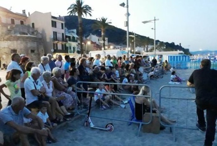 “Cinema sotto le stelle” a Ceriale: dal 7 luglio serate gratuite dedicate ai bambini e alle famiglie “Cinema sotto le stelle” a Ceriale: dal 7 luglio serate gratuite dedicate ai bambini e alle famiglie