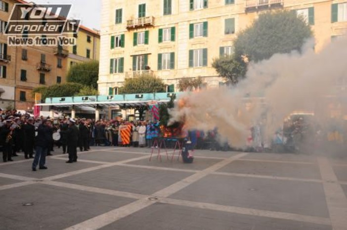 Confuoco: il fumo si allontana. Ha capito che aria tira? Confuoco: il fumo si allontana. Ha capito che aria tira?
