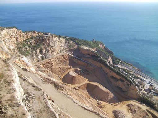 Finale, nuova asta per le ex cave Ghigliazza: scende ancora il prezzo di base