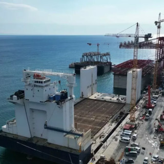 Cassoni per la diga di Genova a Vado, a rischio 127 posti di lavoro: fissato l'incontro con il presidente Bucci