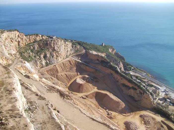 Finale, nuova asta per le ex cave Ghigliazza: scende ancora il prezzo di base