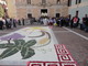 Altare: infiorata per il Corpus Domini