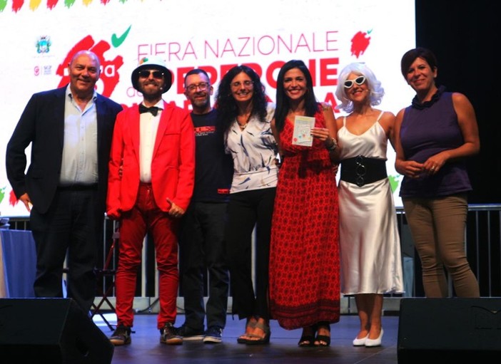 Grande successo per l'anteprima nazionale dello spettacolo di teatro scientifico "Confessione di una vitamina", ideato da Renata Cantamessa