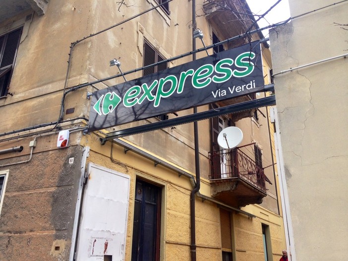 Savona, in via Verdi arriva il supermercato Carrefour Express: domani l'apertura Savona, in via Verdi arriva il supermercato Carrefour Express: domani l'apertura
