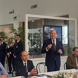 "Cent’anni al volo": un libro celebra lo storia dell’aeroporto di Villanova d’Albenga