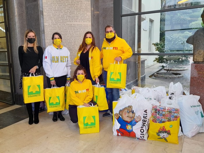 Al Gaslini arriva la Befana: Coldiretti raccoglie e consegna più di 400 giocattoli per i bimbi ricoverati