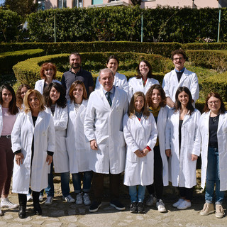 Nella foto in copertina il team del Gaslini. Sotto il team dell'ospedale Galliera