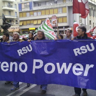 Tirreno Power: terminato il corteo in prefettura, arrivano le solite promesse