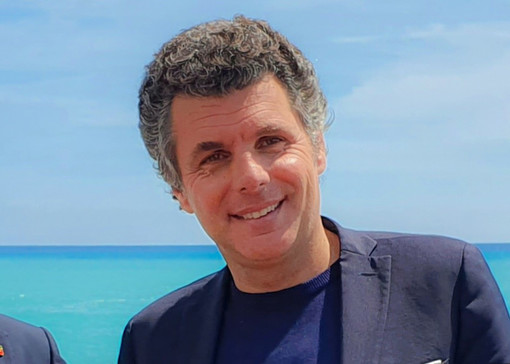 Bagnasco ufficializza l'unione di 'Liguria Popolare' e Forza Italia per le Regionali: c'è anche il sostegno di Claudio Scajola Bagnasco ufficializza l'unione di 'Liguria Popolare' e Forza Italia per le Regionali: c'è anche il sostegno di Claudio Scajola