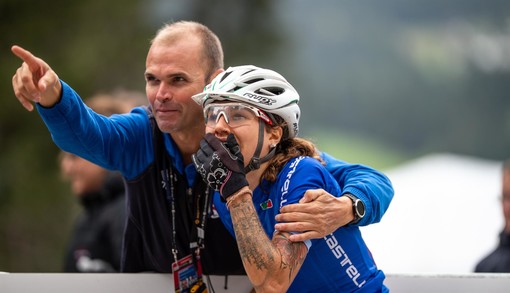 Il CT della Nazionale Italiana Mountain Bike e organizzatore dell'Andora Bike Race Mirko Celestino con Marika Tovo ai Campionati del Mondo di Mountain Bike 2018 - (Credits: Michele Mondini)