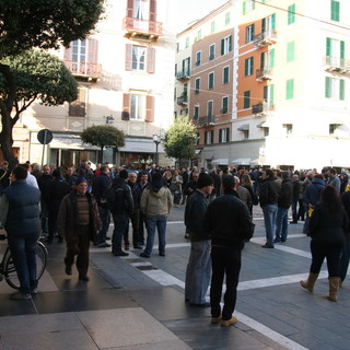 Savona, i lavoratori tartassati d'Europa si uniscono