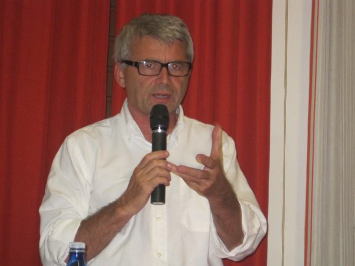 Claudio Grassi (Rif. Com.) in provincia di savona: gli incontri Claudio Grassi (Rif. Com.) in provincia di savona: gli incontri