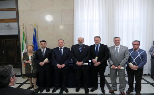 Cerimonia di consegna delle onorificenze dell’Ordine “Al Merito della Repubblica Italiana” Cerimonia di consegna delle onorificenze dell’Ordine “Al Merito della Repubblica Italiana”