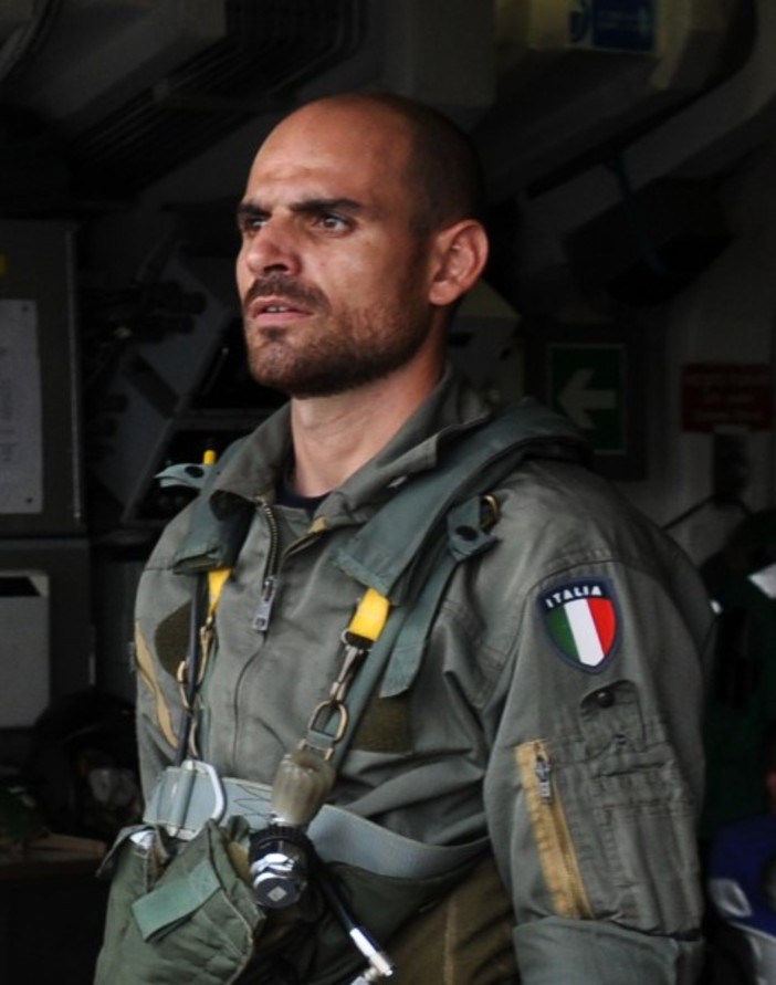 Marina Militare: deceduto uno degli occupanti dell’elicottero caduto in mare Marina Militare: deceduto uno degli occupanti dell’elicottero caduto in mare