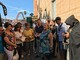 I quartieri del Palio salutano i crocieristi in arrivo ad Albenga (FOTO)
