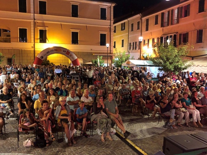 Il Crai Summer Tour 2022 fa tappa a Loano: il 4 agosto in piazza Italia il cabaret di Gianluca Impastato Il Crai Summer Tour 2022 fa tappa a Loano: il 4 agosto in piazza Italia il cabaret di Gianluca Impastato