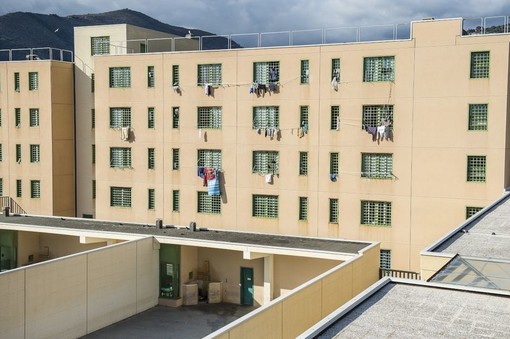 Dopo il crollo del ponte "Morandi" il carcere di Sanremo dovrà ricevere anche gli arrestati in provincia di Savona Dopo il crollo del ponte "Morandi" il carcere di Sanremo dovrà ricevere anche gli arrestati in provincia di Savona