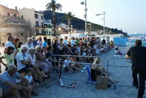 “Cinema sotto le stelle” a Ceriale: dal 7 luglio serate gratuite dedicate ai bambini e alle famiglie “Cinema sotto le stelle” a Ceriale: dal 7 luglio serate gratuite dedicate ai bambini e alle famiglie