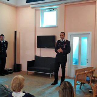 Lotta alle truffe, i carabinieri di Alassio incontrano gli anziani