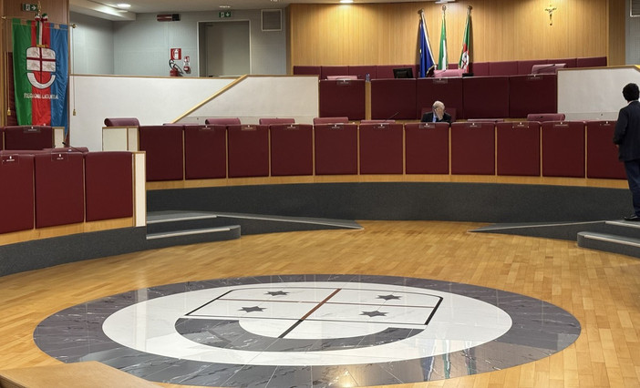 Fine vita, la proposta sul suicidio medicalmente assistito torna in commissione