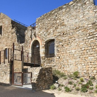 Andora, al Castello dei Clavesana arriva “Figure di donna”: in mostra i tesori della Fondazione Cavallini Sgarbi Andora, al Castello dei Clavesana arriva “Figure di donna”: in mostra i tesori della Fondazione Cavallini Sgarbi