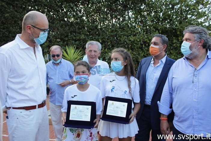 La Commissione Europea incontra le tenniste Carola e Vittoria a Finale Ligure
