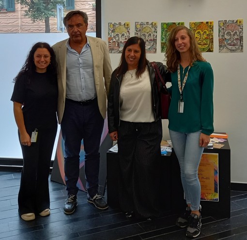 “I colori della salute mentale”, presentato il progetto di Mail art di Asl2 (FOTO)