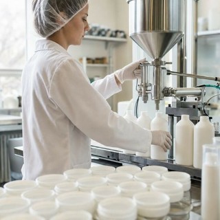 Cosmetici conto terzi in piccoli lotti: una strada più flessibile per sviluppare nuovi prodotti
