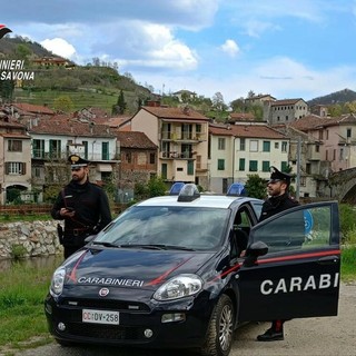 Truffa diamanti: gioielli spacciati per naturali si rivelano di scarso valore, denunciato 48enne