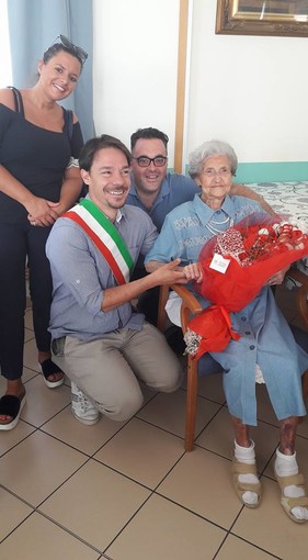 Spotorno festeggia "Cina" Griffo per il suo 100° compleanno Spotorno festeggia "Cina" Griffo per il suo 100° compleanno