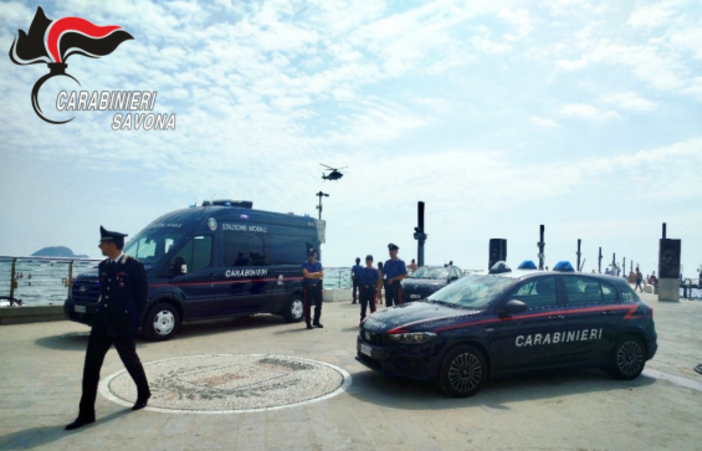 Alassio, rapina sulla spiaggia di Sant’Anna: due uomini arrestati dai Carabinieri Alassio, rapina sulla spiaggia di Sant’Anna: due uomini arrestati dai Carabinieri