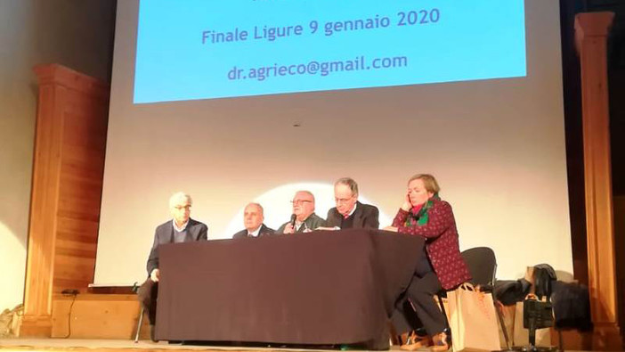 Non si ferma il dibattito sul 5G a Finale. La minoranza in coro: "Saldi: 60 euro ad antenna e tanti saluti" Non si ferma il dibattito sul 5G a Finale. La minoranza in coro: "Saldi: 60 euro ad antenna e tanti saluti"