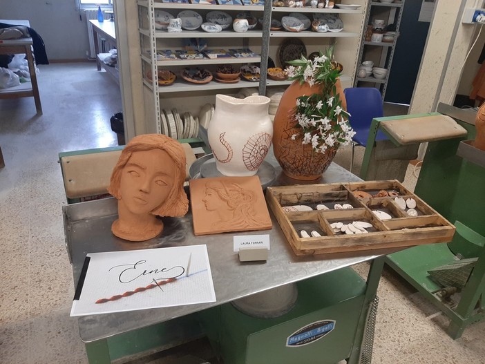 Albisola, corsi per studenti disoccupati per aspirare a diventare artigiani. Assessore Poggi: "Ottimo modo per far continuare a vivere la ceramica" Albisola, corsi per studenti disoccupati per aspirare a diventare artigiani. Assessore Poggi: "Ottimo modo per far continuare a vivere la ceramica"