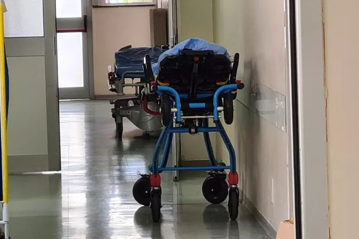 Pronto Soccorso, barelle in corridoio. Candia: "Decreto Bordon inapplicato". Ferro: "Lavoriamo a soluzioni strutturali" Pronto Soccorso, barelle in corridoio. Candia: "Decreto Bordon inapplicato". Ferro: "Lavoriamo a soluzioni strutturali"