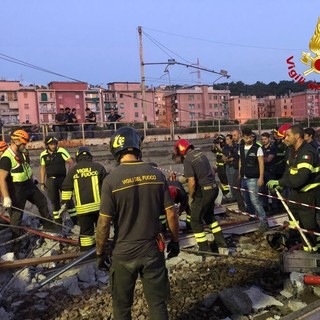 I volontari della Croce Bianca di Albenga in partenza per Genova. Ardoino: “Ieri ero là, sconvolgente”