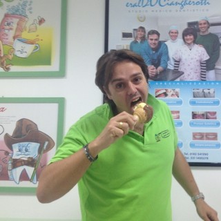 Ciangherotti alle prese con un gelato: ma non è ancora mezzanotte...