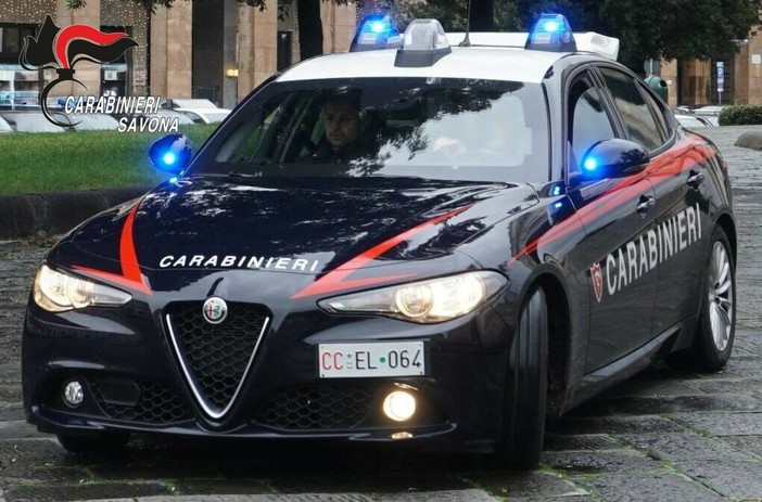 Cairo, tenta di rubare un robot da cucina e generi alimentari al supermercato: denunciato Cairo, tenta di rubare un robot da cucina e generi alimentari al supermercato: denunciato