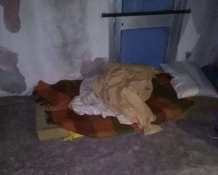 Edifici abbandonati, parchi e centri dello spaccio: notte di controlli per la polizia municipale di Loano