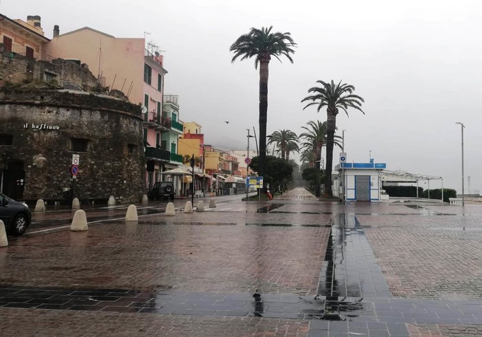 Coronavirus, quattro persone in isolamento a Ceriale. Proseguono i controlli della polizia locale Coronavirus, quattro persone in isolamento a Ceriale. Proseguono i controlli della polizia locale