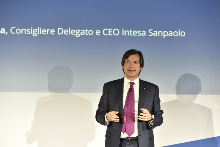 Intesa Sanpaolo: "Avanti con l'Ops su Ubi Banca, puntando sui territori e sostenendo le attività sociali"