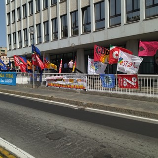 Anche il Comitato Savonese Acqua Bene Comune e Attac Savona al fianco dei lavoratori di Tpl (FOTO)